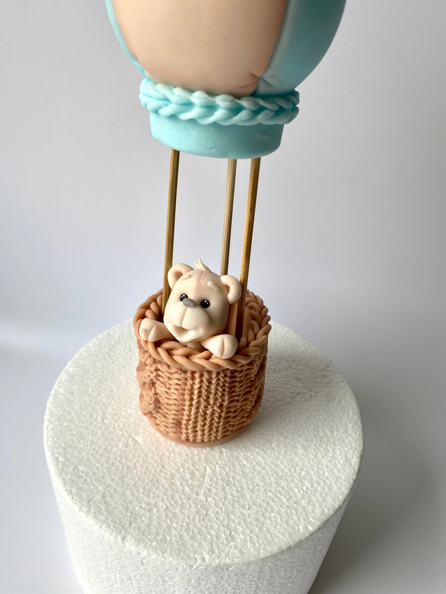 Teddy im Ballon Blau