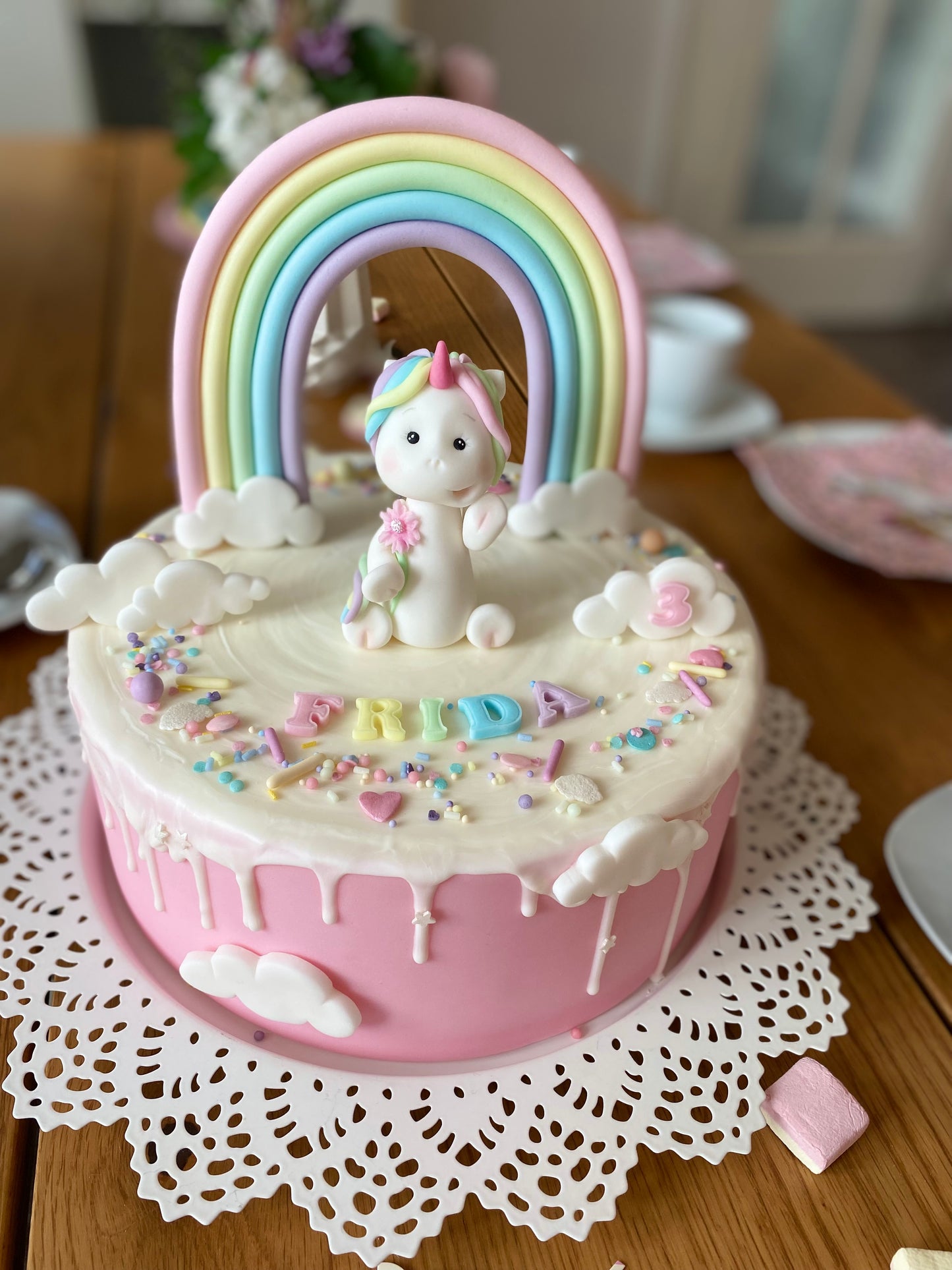 Einhorn mit Regenbogen